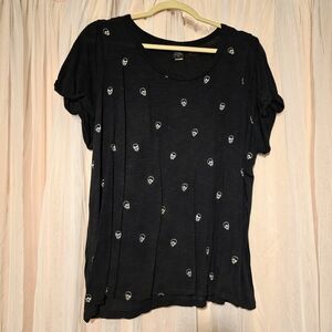 torrid Black Short Sleeve Tee with White Skull Print